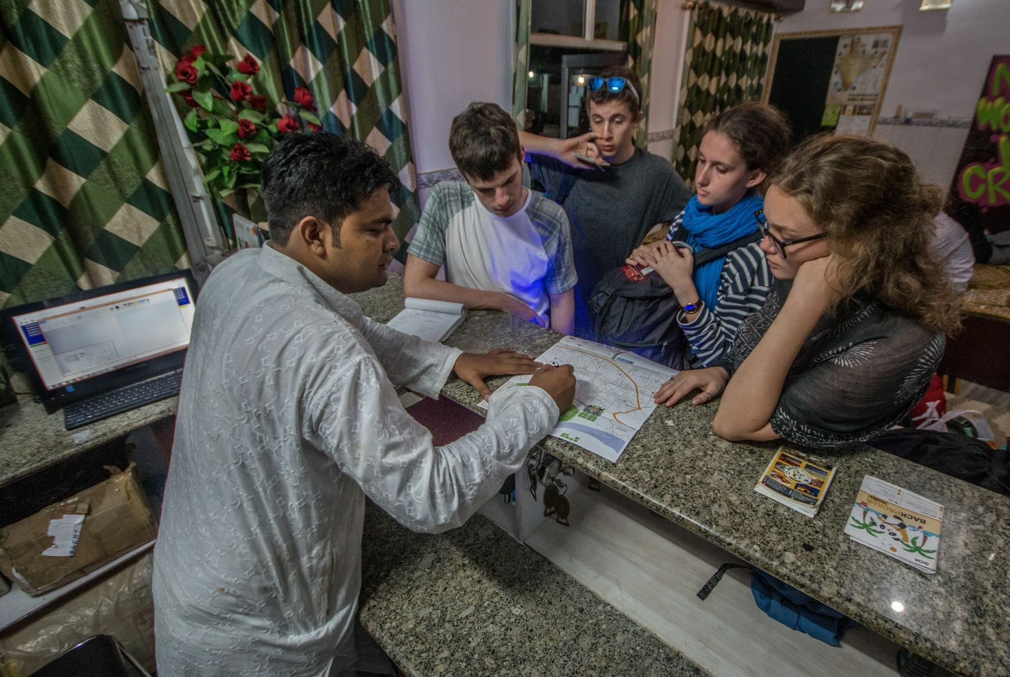 Backpacker Panda Friends - Agra Hostel Agra  Εξωτερικό φωτογραφία